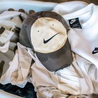 Conocé el truco de la abuela con solo 1 ingrediente para eliminar las manchas de sudor en las gorras