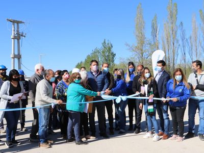Omar Gutiérrez y Mariano Gaido presidieron la apertura de la calle Saavedra