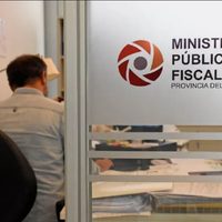 La justicia de Neuquén autorizó a una adolescente a suprimir su apellido paterno
