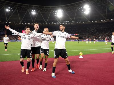 Raúl Jiménez anota el gol del triunfo para el Fulham en su último partido del año