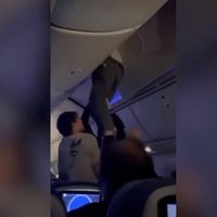 Avión de Air Europa aterriza de emergencia en Brasil: turbulencia lanza a hombre al techo