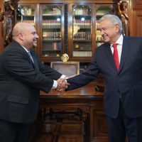 AMLO recibe credenciales de seis embajadores que representarán a México