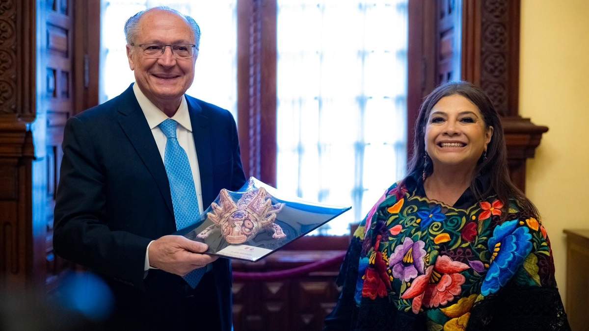 Brugada entrega llaves de la CDMX al vicepresidente de Brasil para "fortalecer lazos polítcos"