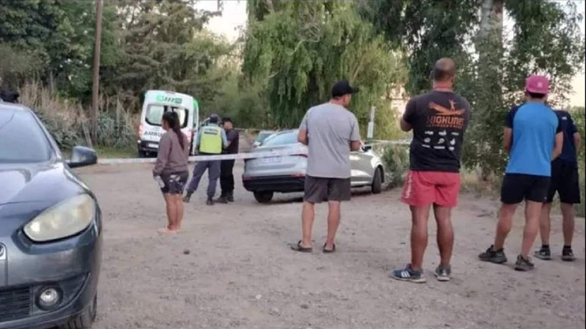 El joven, de 15 años de edad, cayó al cauce del Río Limay y murió ahogado tras ser arrastrado por el agua. Fuente: (Facebook)