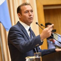 Omar Gutiérrez prepara 25 leyes para exponerlas en la Legislatura