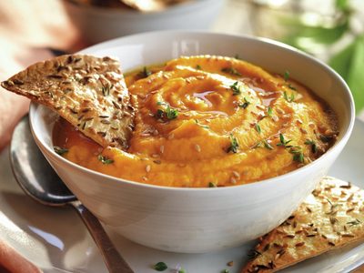 Dip de zanahorias con 2 ingredientes: la receta más sabrosa, versátil y fácil para llevar a otro nivel tus picadas