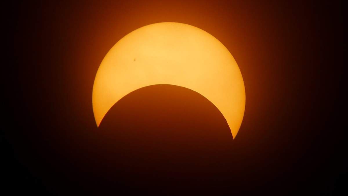 Eclipse solar. Fuente: (Twitter)