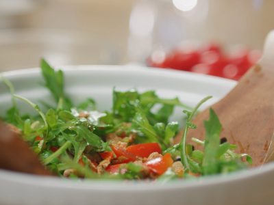La receta coreana de ensalada de rúcula que es el complemento perfecto para el almuerzo