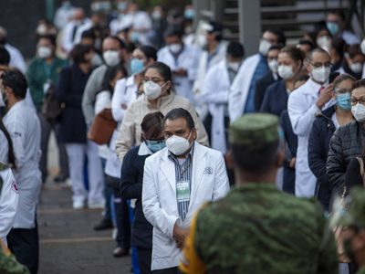México tiene 305 mil 418 médicos, según la Encuesta Nacional de Ocupación y Empleo