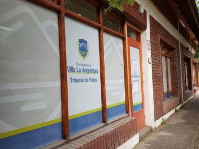 Un chofer profesional recibió una fuerte multa por alcoholemia positiva en Villa La Angostura