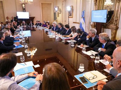 Infectadura: especialistas afines al Gobierno repudiaron este nuevo término