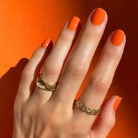 Nail art: tomá nota, este es color de uñas que mejor complementa tus looks en invierno