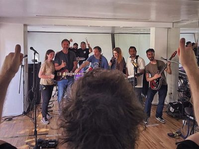 Milei ensayó las canciones que interpretará con “la banda presidencial”