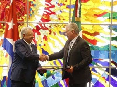 AMLO y Díaz-Canel acuerdan promover acciones sociales y firman convenio de salud