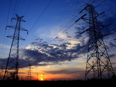 Según OETEC, los hogares de Edesur consumieron menos energía que en 2020, pero los de Edenor más