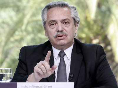 El Gobierno plantó a los industriales en el acto por su día