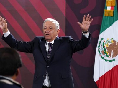 AMLO ve una "falta de respeto adicional" que Sánchez "insinúe" que manipula a Sheinbaum