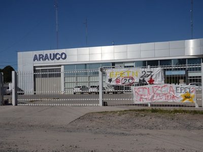 Estudiantes de la EPET 27 no pueden cruzar la ruta 22 para llegar a la escuela