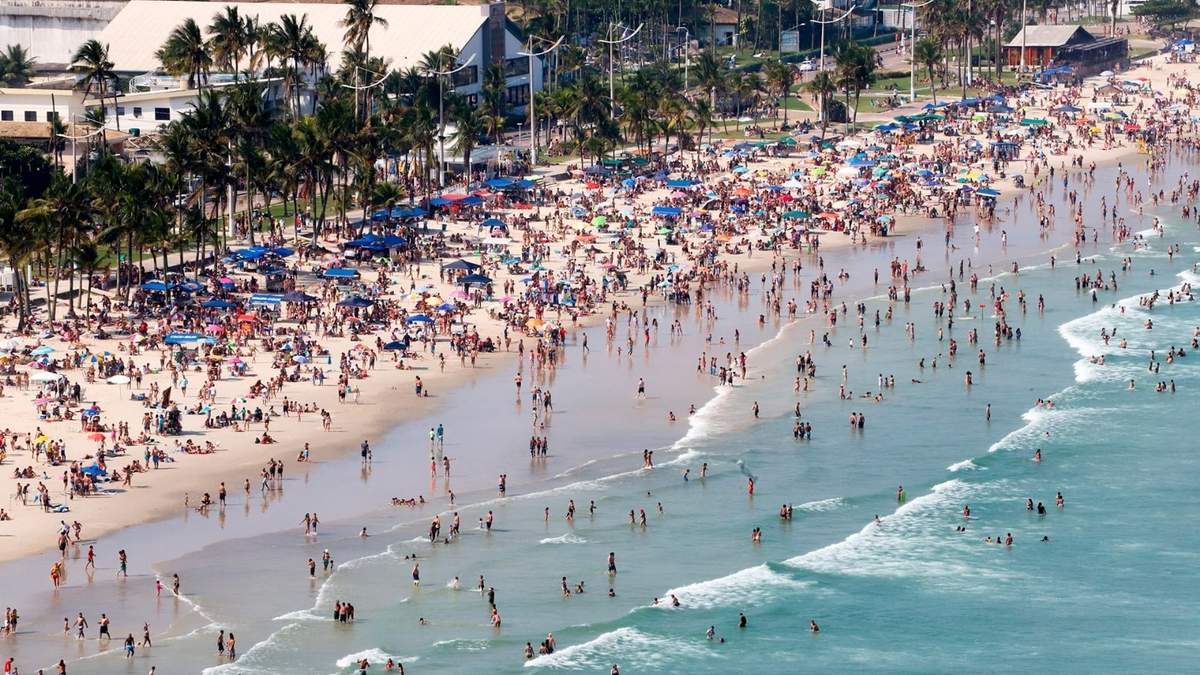 Las playas de Río de Janeiro y del litoral paulista, repletas. Fuente: (Twitter)