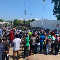 'Una solución humanitaria” para migrantes, exige el activista Irineo Mujica