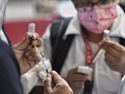 Registran 3 mil 708 contagios y 498 muertes más por covid-19 en México