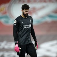 Insólito blooper de Alisson y tremenda victoria del Leicester ante Liverpool