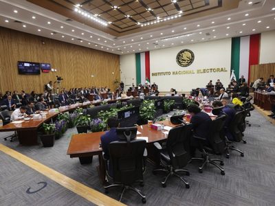 El INE rechaza propuesta para regular las “pre-precampañas” electorales