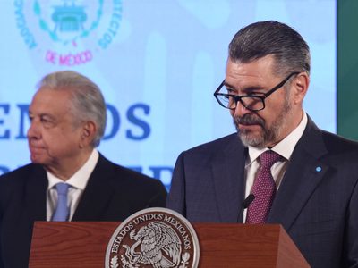 Asociación de arquitectos e ingenieros pide a AMLO reflexionar sobre acuerdo para megaobras