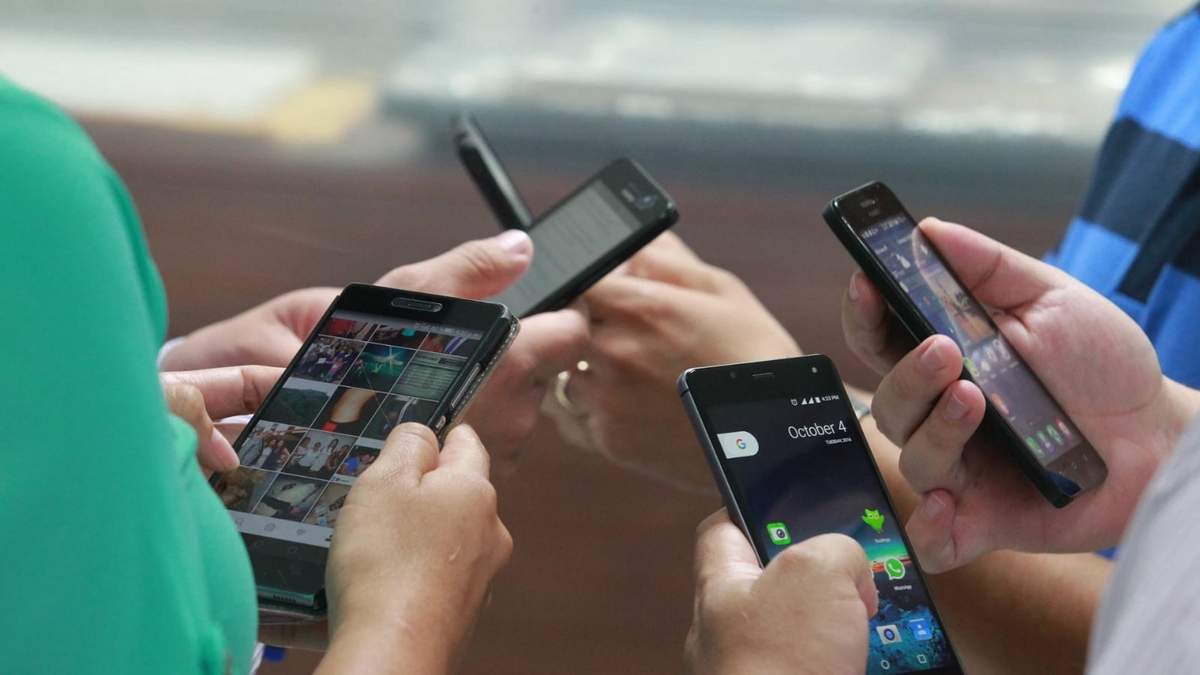 Usuarios de telefonía móvil.Fuente: (Twitter)