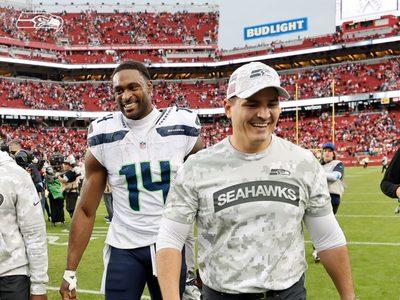 El touchdown final de Geno Smith le da la victoria a los Seahawks 20-17 ante los 49ers (Video)