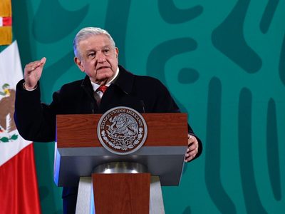 "Un asunto escandaloso", así calificó AMLO la boda de Santiago Nieto en Guatemala