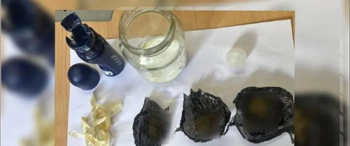 La droga estaba escondida en un envase de desororante a bolilla. Fuente: (Angostura Digital)