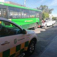 Revocan licencia al chofer que agredió a la persona que le pidió no tirar basura