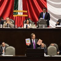 No más venta de plazas ni huachicol educativo, refrenda Esteban Moctezuma ante diputados