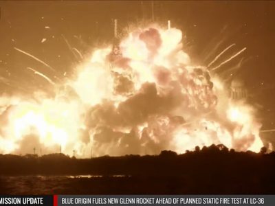 Explota cohete New Glenn de Jeff Bezos en la plataforma de lanzamiento (Video)