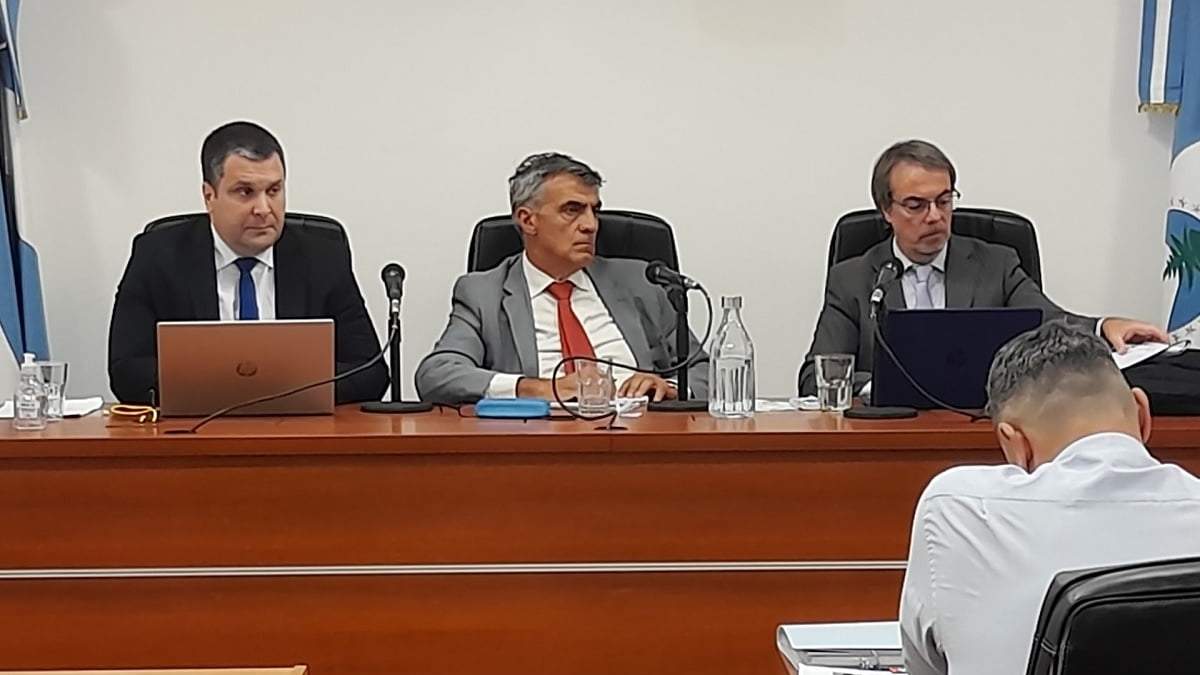 El tribunal de juicio que absolvió a los profesionales médicos. Fuente: (Prensa Poder Judicial)