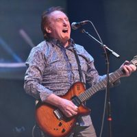Denny Laine y el “real” Paul McCartney: constelaciones musicales