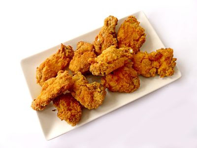 Pollo frito estilo KFC: la receta perfecta para que quede bien crocante y súper delicioso