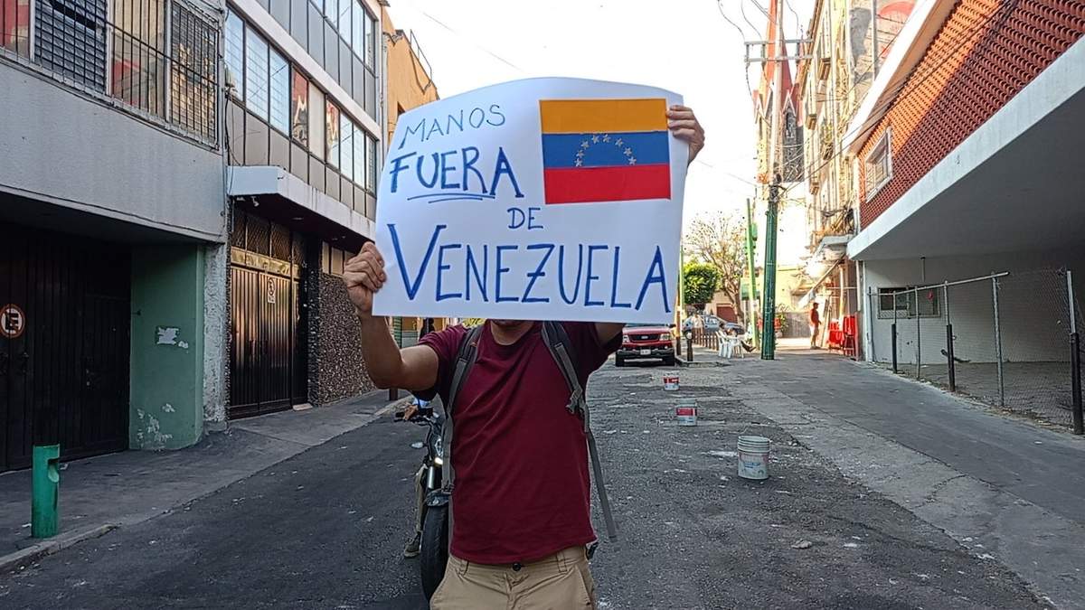 Protesta contra la intervención militar de EU en Venezuela