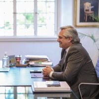 Alberto Fernández tomó examen a sus estudiantes de Teoría del Delito