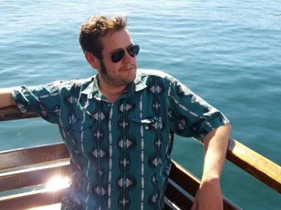 Dolor en España por la muerte del actor Esteban Yañez, de 35 años, víctima del coronavirus