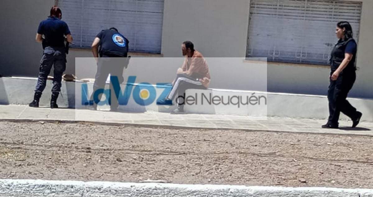 La detención de la pareja se produjo en el barrio Pueblo Nuevo. Fuente (La Voz del Neuquén)