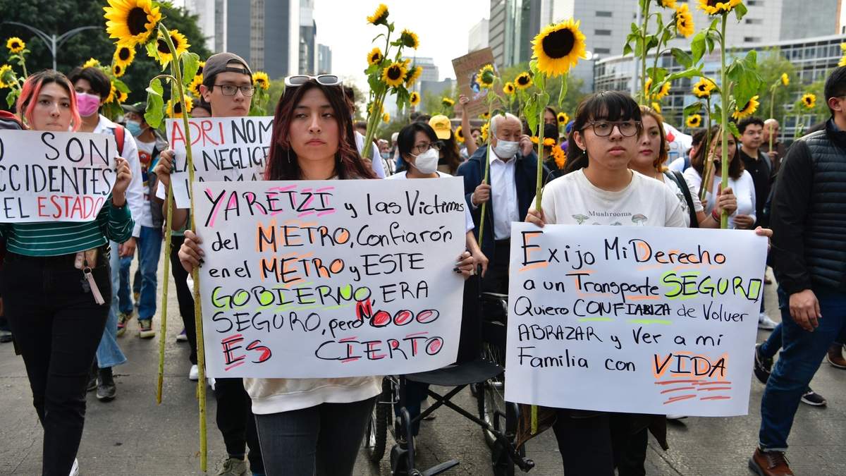La marcha por las víctimas del accidente en la Línea 3 del Metro