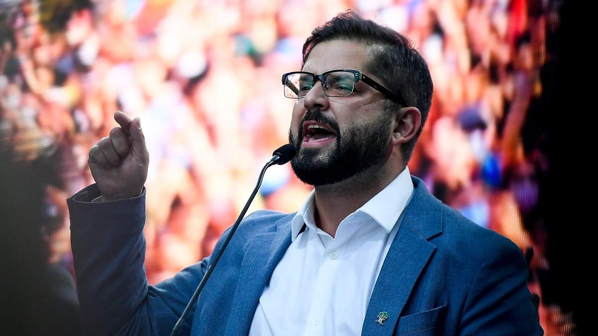 El candidato presidencial Gabriel Boric, de la coalición Apruebo la Dignidad