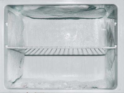 Prestá atención: el mejor truco para eliminar el hielo que se forma de más en tu heladera sin dañarla