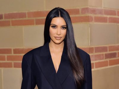 Con esta imagen frente al espejo, Kim Kardashian dejó sin aliento a sus seguidores