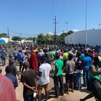Migrantes africanos se enfrentan nuevamente contra la GN y policías en Tapachula