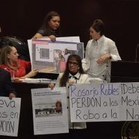 Lluvia de calificativos en la Cámara contra Rosario Robles… y ella, impávida