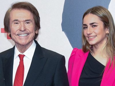 Fan de su abuelo: a sus 20 años así está hoy Manuela, la nieta mayor de Raphael