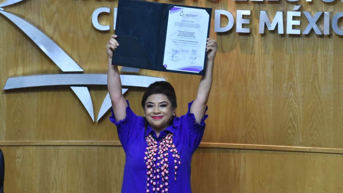 Clara Brugada recibe constancia su constancia de mayoría